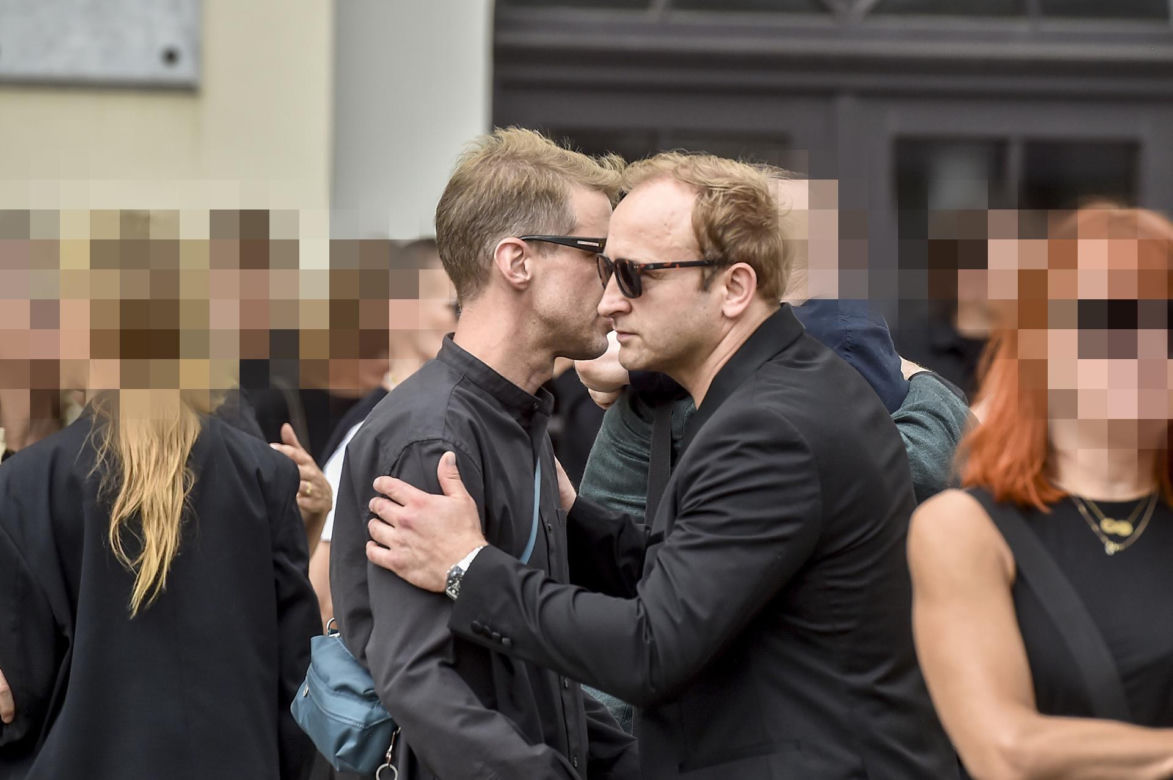 Barys Szyc na pogrzebie Arkadiusza Tomiaka