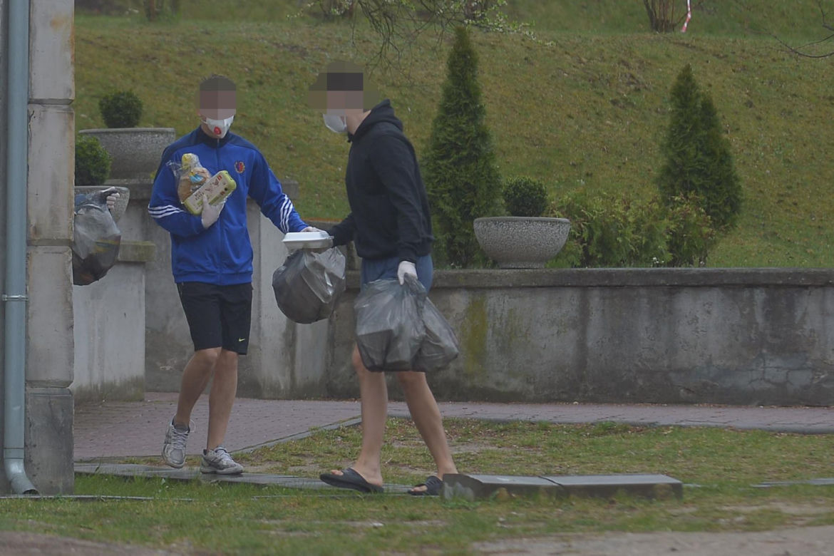 Strażacy uwięzieni na kwarantannie