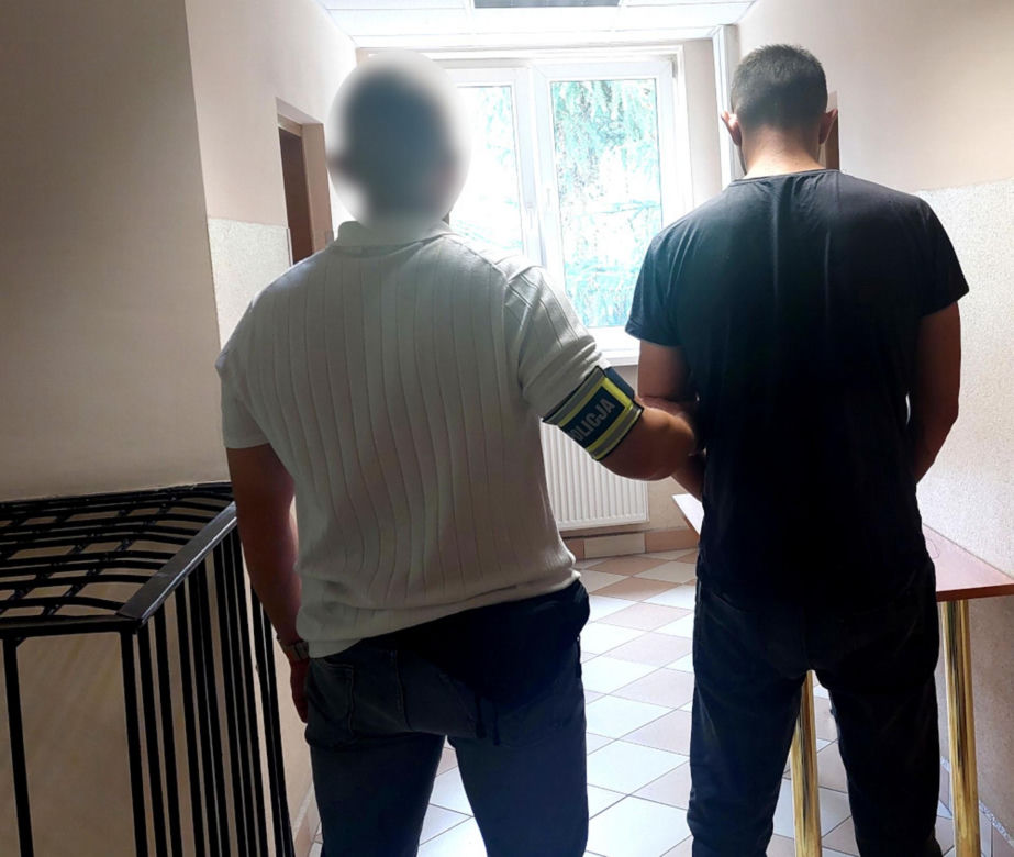 Policjanci z Grodziska Mazowieckiego pojechali do... Wadowic. Nielegalny aresnał broni zlikwidowany