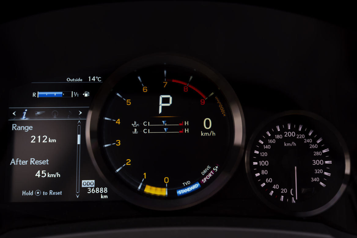 Lexus RC F Carbon 5.0 V8 464 KM 