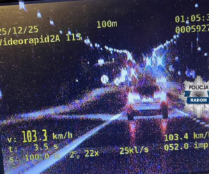 „Mikołaj” z Radomia zamienił seata w choinkę. Policjanci zdębieli