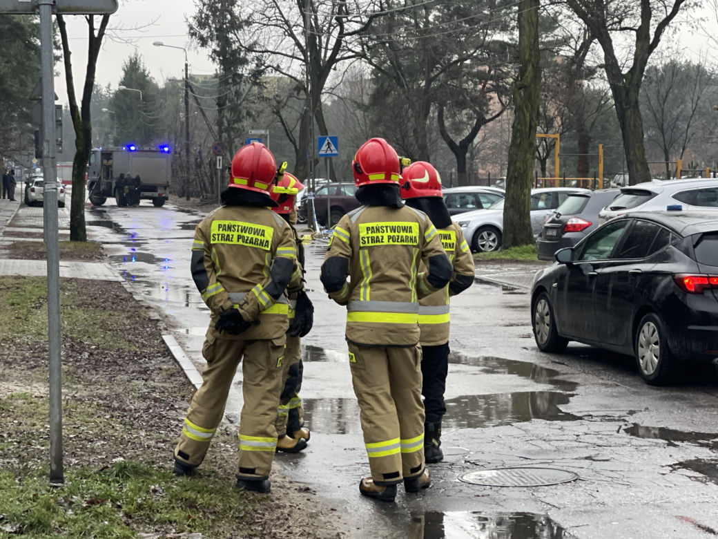 Wielka akcja służb w Otwocku. Ktoś podłożył bombę pod komisariatem?