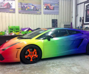 Tęczowe Lamborghini Gallardo 