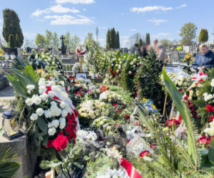 Tak wygląda grób Łukasza Litewki dzień po pogrzebie. Widok rozdziera serce