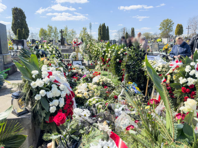 Tak wygląda grób Łukasza Litewki dzień po pogrzebie. Widok rozdziera serce