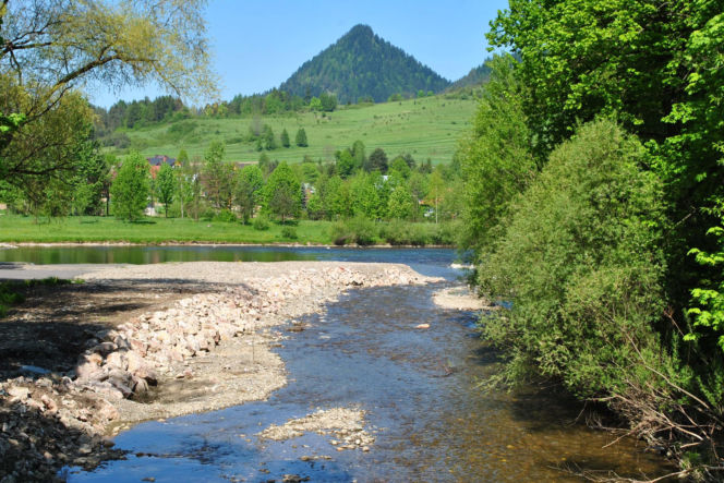 To najlepsze miejsce na majowy weekend w woj. małopolskim według AI. Wygląda jak z pocztówki!