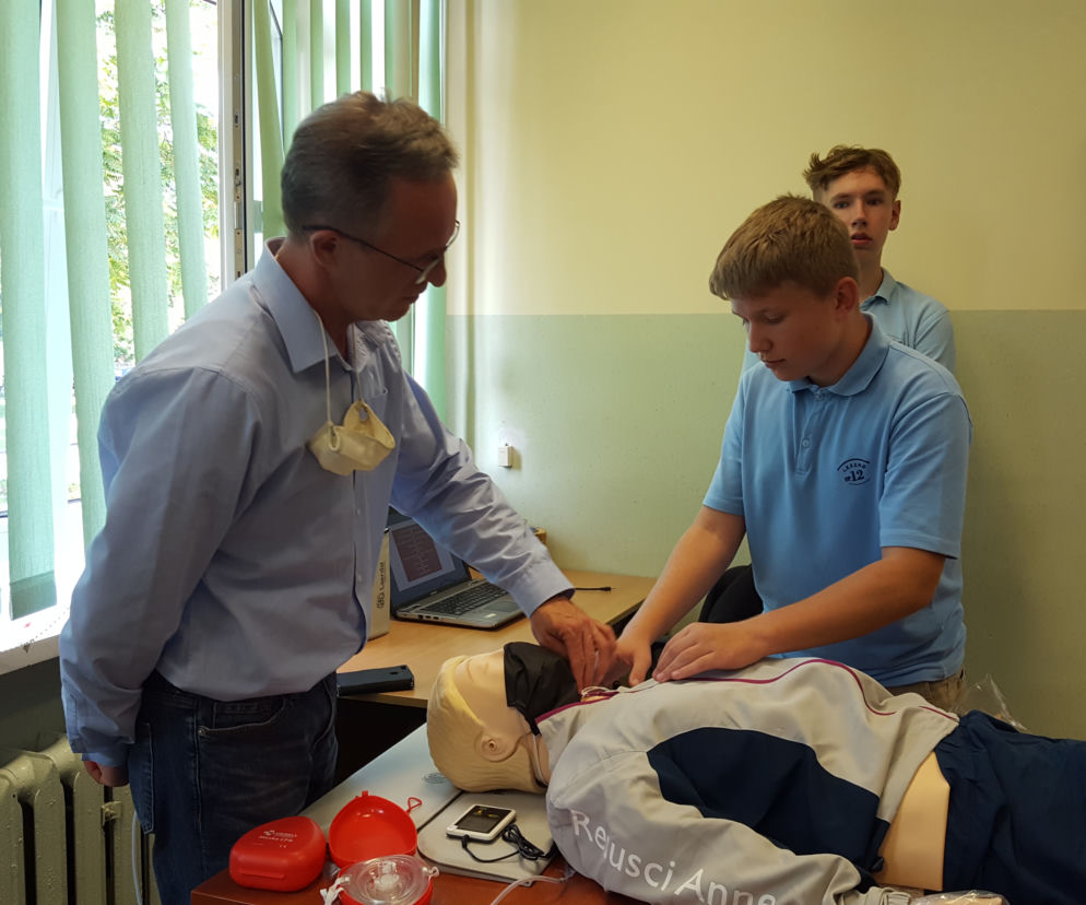  W SP nr 12 Lesznie otwarto Pracownię Pierwszej Pomocy Daj szansę 
