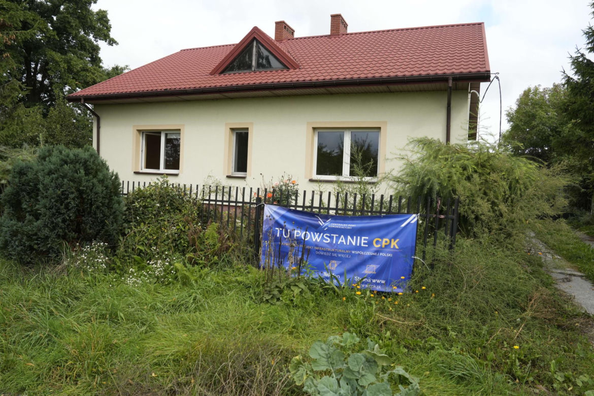 Nie chcą sprzedać domów pod budowę CPK. Strażacy wzniecali pożary w ich wsi