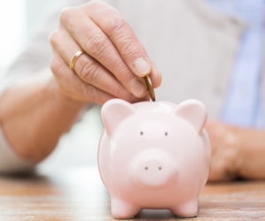 Seniorzy żyją dostatniej? Raport GUS
