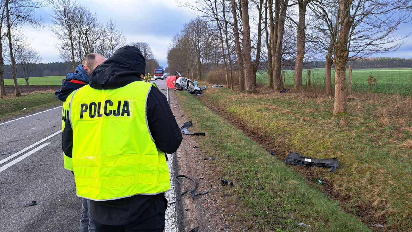 Tragiczny wypadek niedaleko Bytowa. Kierowca zginął na oczach żony