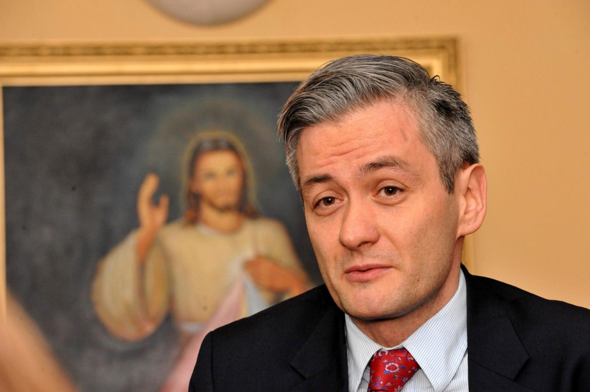 Robert Biedroń jest siwiutki jak gołąbek! 
