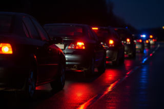 Cztery auta rozbite w Warszawie. Co doprowadziło do zdarzenia?