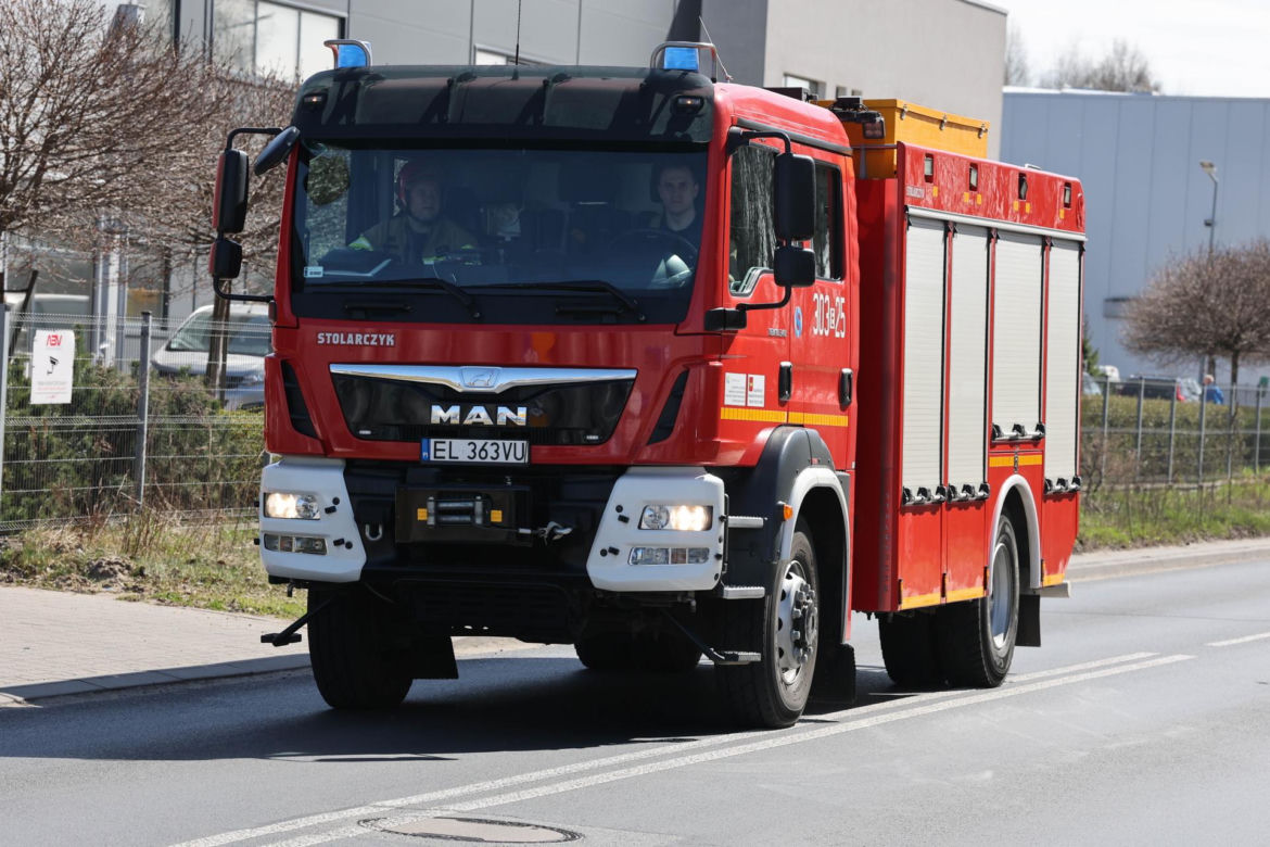 Strzały w łódzkiej fabryce, 400 osób ewakuowanych. Trwa obława
