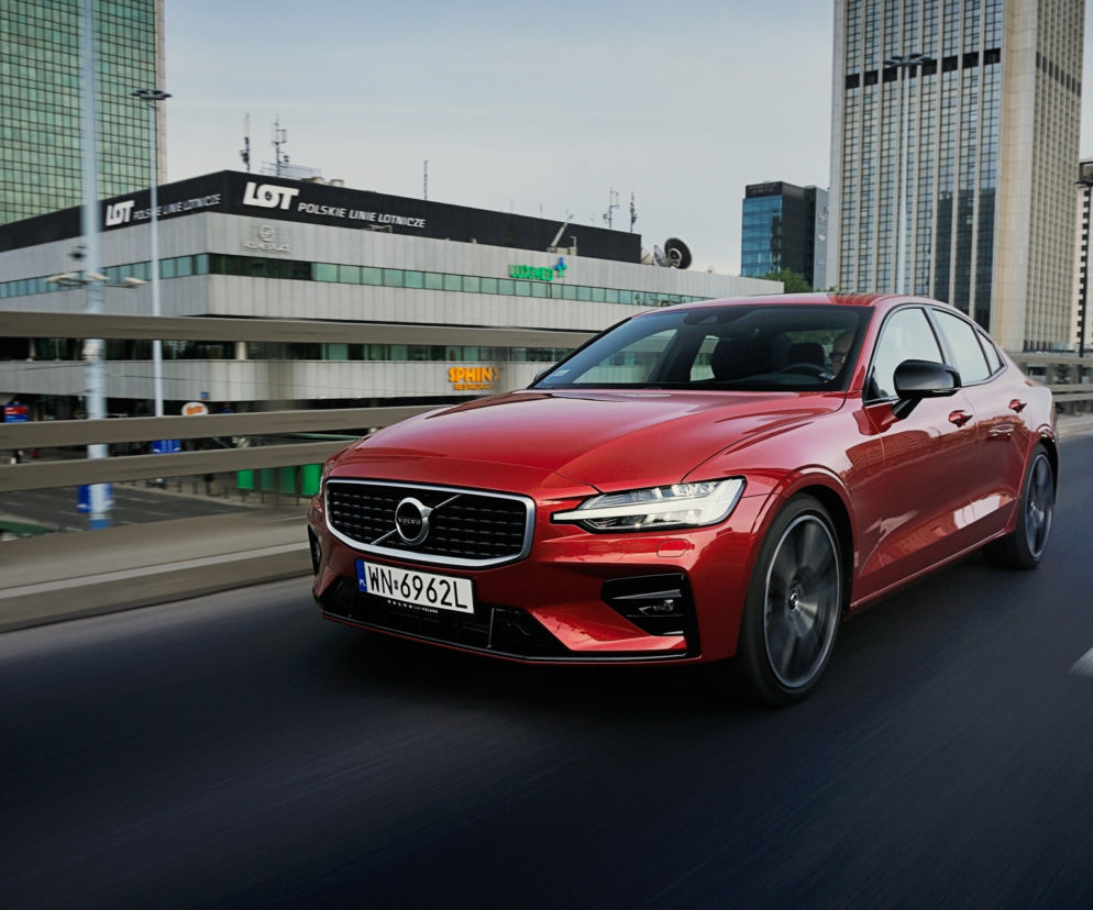 Volvo S60 T5 R Design First Edition