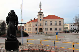 Jedno z najpiękniejszych miast na Śląsku leży blisko Katowic. Zachwyca zabytkowym ratuszem