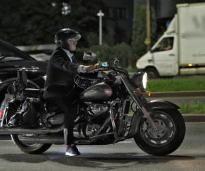 To nie poseł, to nocny jeździec