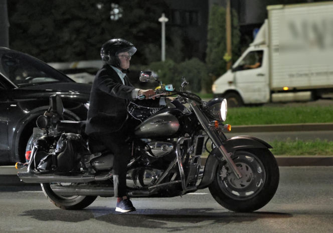 To nie poseł, to nocny jeździec
