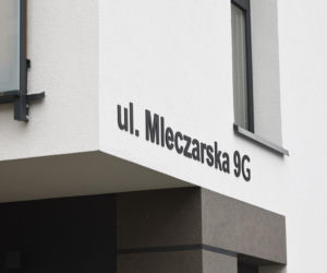 Warszawa, format: Deweloper postawił domy na Mleczarskiej. Cofnięto mu pozwolenie na budowę