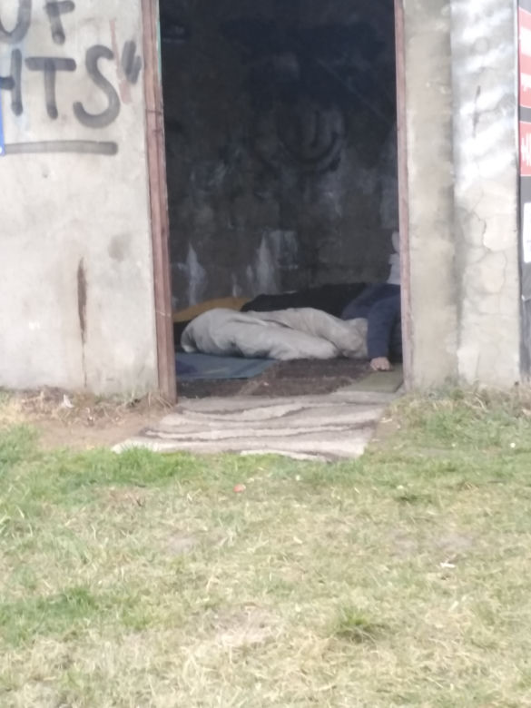 Bełchatów. Zwłoki bezdomnego przy ulicy Goetla