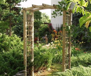 Pergola - podpora dla roslin, ochrona przed sloncem