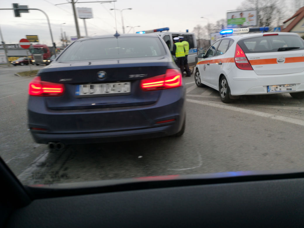 Zderzenie tramwaju i policyjnego bmw na ul. Fordońskiej w Bydgoszczy!