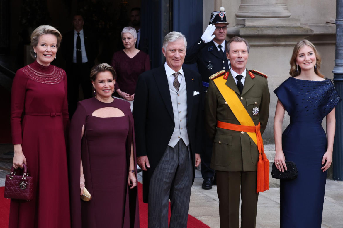 Wielki książę Luksemburga Henryk abdykował.