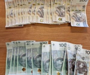 Dwóch braci w kominiarkach okradło księdza