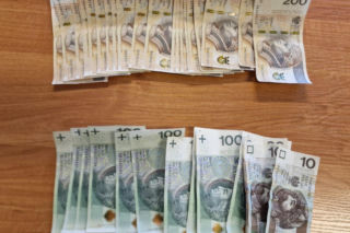 Dwóch braci w kominiarkach okradło księdza