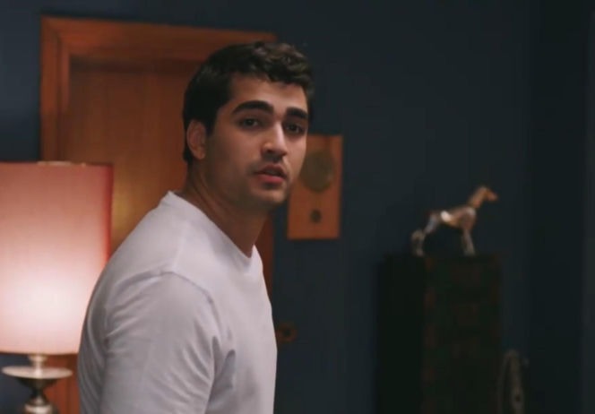 Złoty chłopak, odcinek 272: Zdrada w murach posiadłości! Aysen przechodzi na stronę wroga i pomaga Sinanowi!