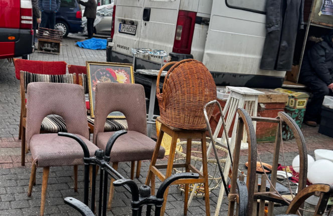 Lubelska Giełda Staroci wróciła po przerwie. Deszcz odstraszył tłumy, ale okazji nie brakowało