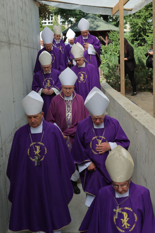 Pogrzeb abp Henryka Hosera