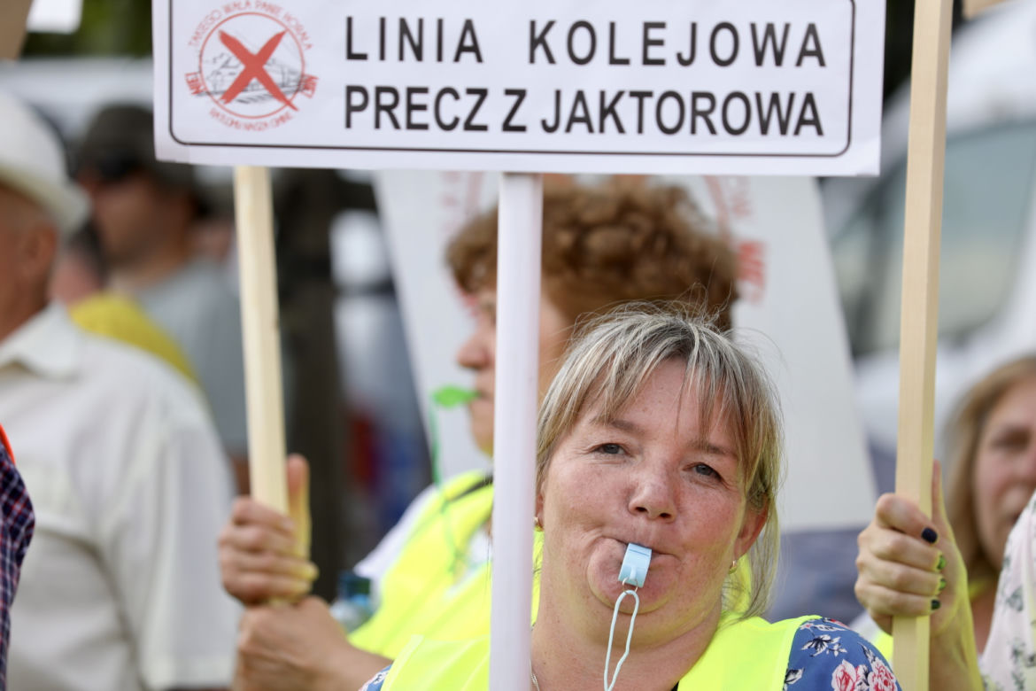 Rolnicy w stolicy przeciwko CPK. Protest przy dworcu zachodnim przed siedzibą spółki