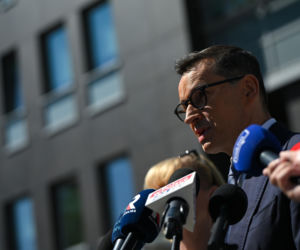 Konferencja posłów PiS przed Szpitalem Południowym z udziałem Mateusza Morawieckiego
