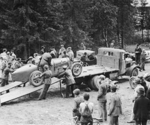 To najwyżej położona droga w Polsce, ale nie każdy tam wjedzie. Trasa słynie z prestiżowego wyścigu