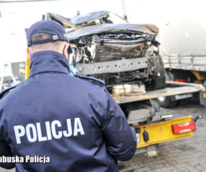 Pościg za kradzioną Mazdą CX-5 zakończony w rzece