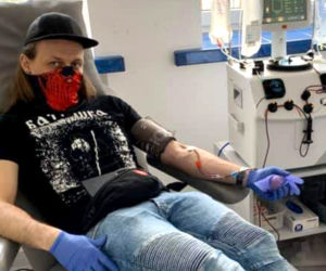 Krzysztof Drabikowski (35 l.) oddaje osocze w RCKiK w Białymstoku