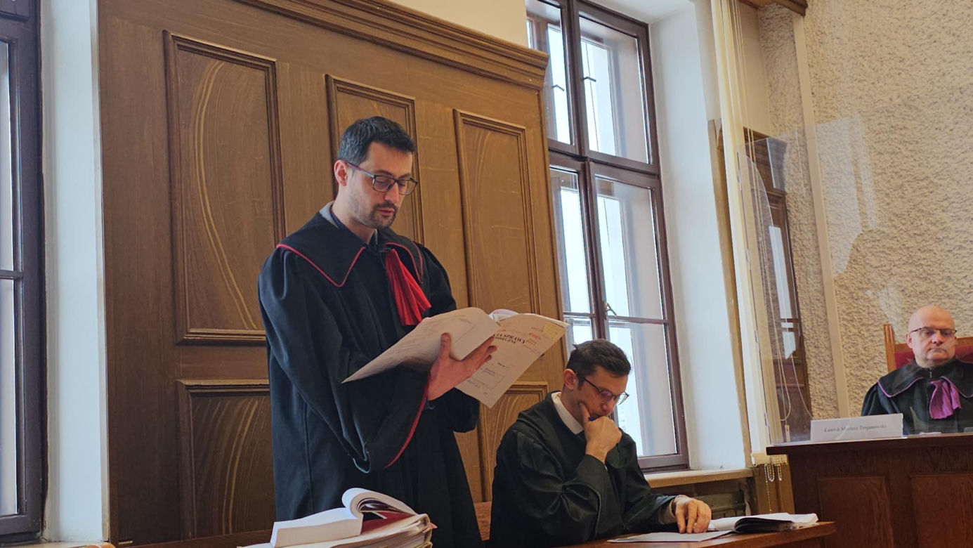 Nikt nie pomógł pobitemu na śmierć Piotrowi w mieszkaniu pełnym ludzi