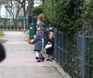 Kasia Tusk z córkami z koszyczkiem przyjechali do Donalda