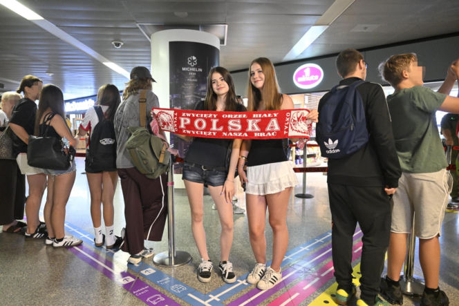 Złoci siatkarze po perypetiach wrócili do Polski