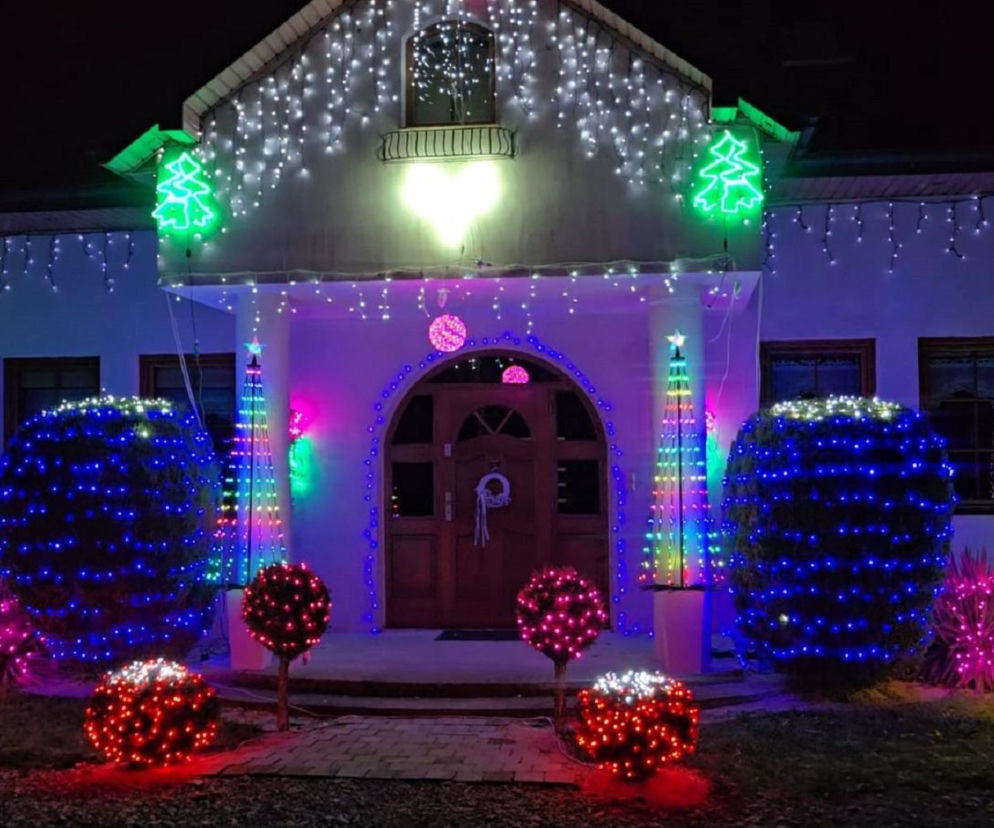 Magia Świąt w Świętokrzyskiem. Gdzie szukać najpiękniej oświetlonych domów? Rzepin i gmina Pawłów skradły show!