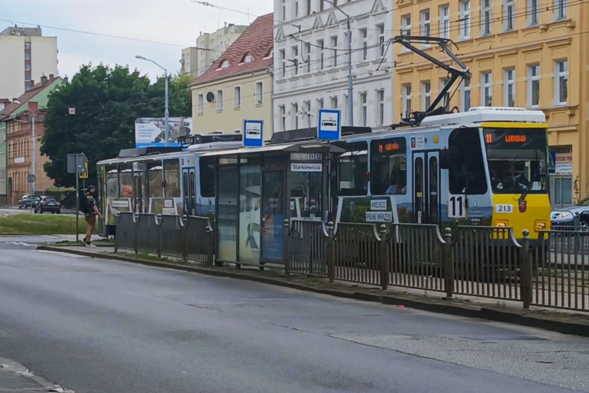 Al. Powstańców Wlkp. przed przebudową