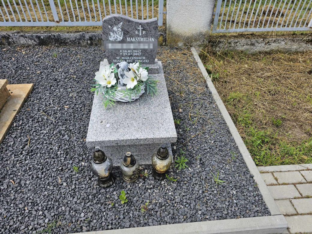 Podkarpackie. Maksiu miał tylko 6 miesięcy, kiedy został zamordowany. Grób chłopca [GALERIA]