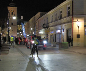 Rolkarzom pogoda niestraszna! Zainaugurowali sezon nightskatingowy