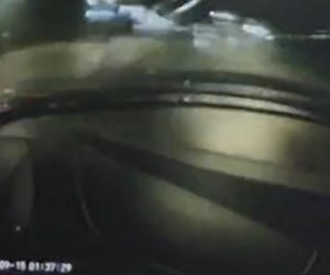 Wypadek na Trasie Łazienkowskiej - nagranie z momentu uderzenia