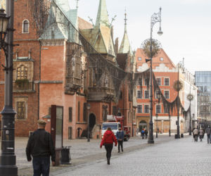Montaż iluminacji świątecznej we Wrocławiu