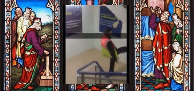 Msza w Tesco. Pracownik idealnie parodiuje kościół [VIDEO] 