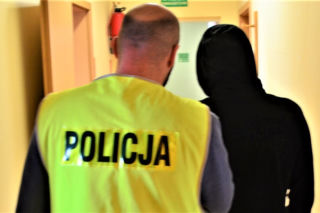 Młody mężczyzna miał molestować 10-latkę w sklepie. Jest w rękach policji 