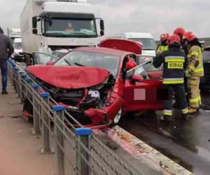 Karambol 5 samochodów na Kleeberga zablokował trasę Białystok - Ełk