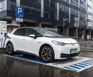 Ładowanie samochodu elektrycznego