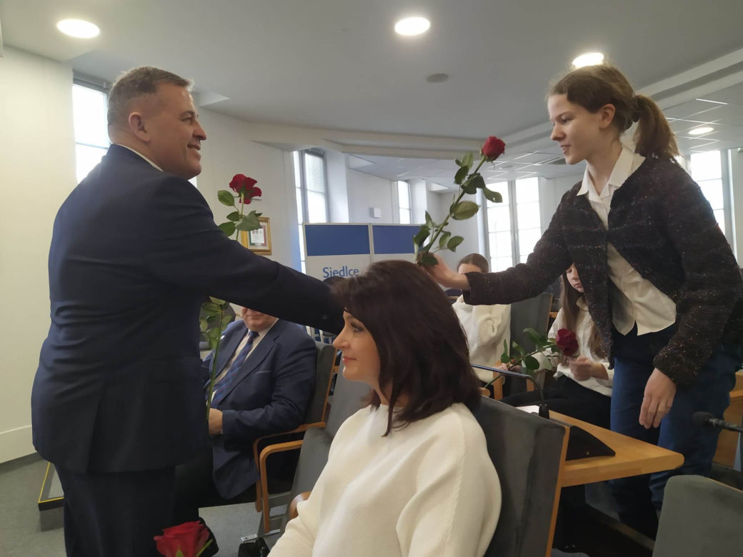 ZOBACZ ZDJĘCIA ze spotkania władz miasta Siedlce z przedstawicielami SP nr 10 w Siedlcach